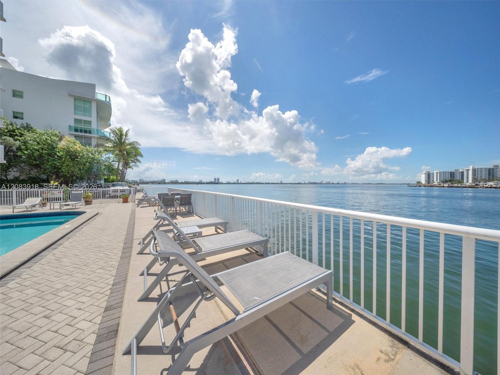 2016 Bay Dr # 203