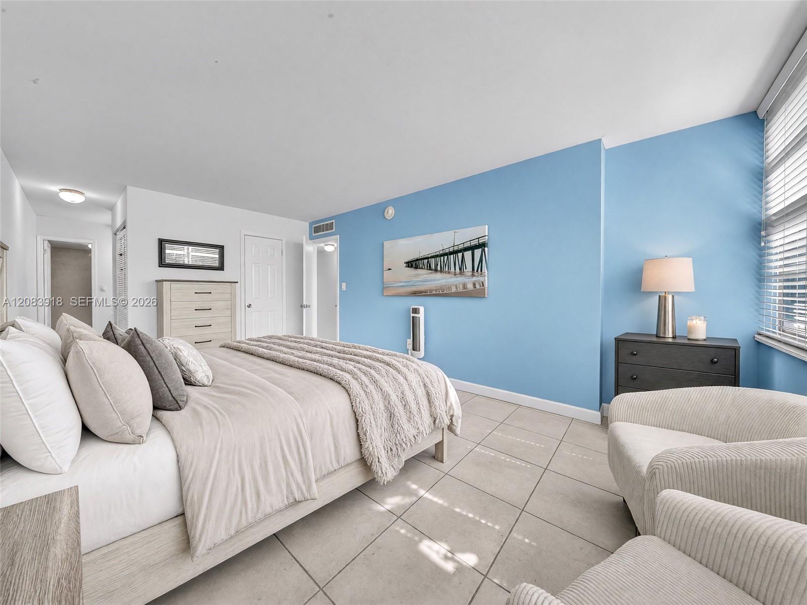 2016 Bay Dr # 203