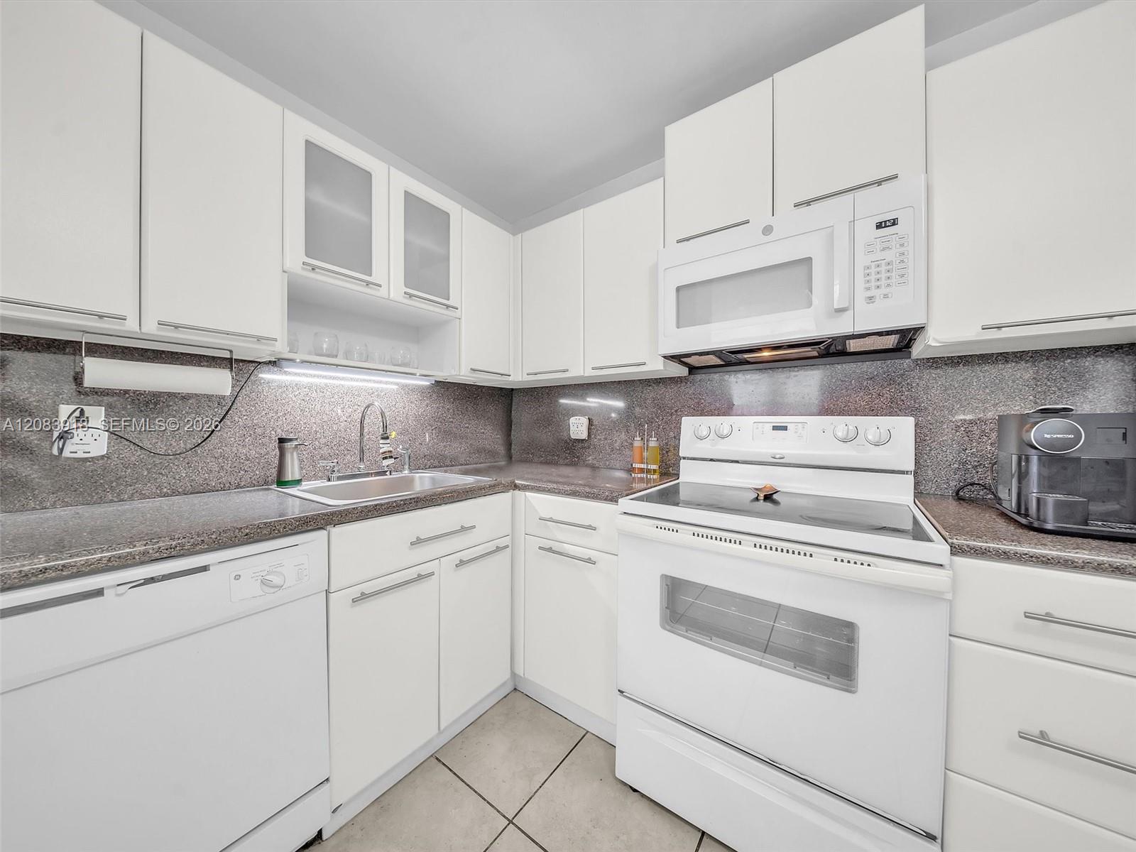 2016 Bay Dr # 203