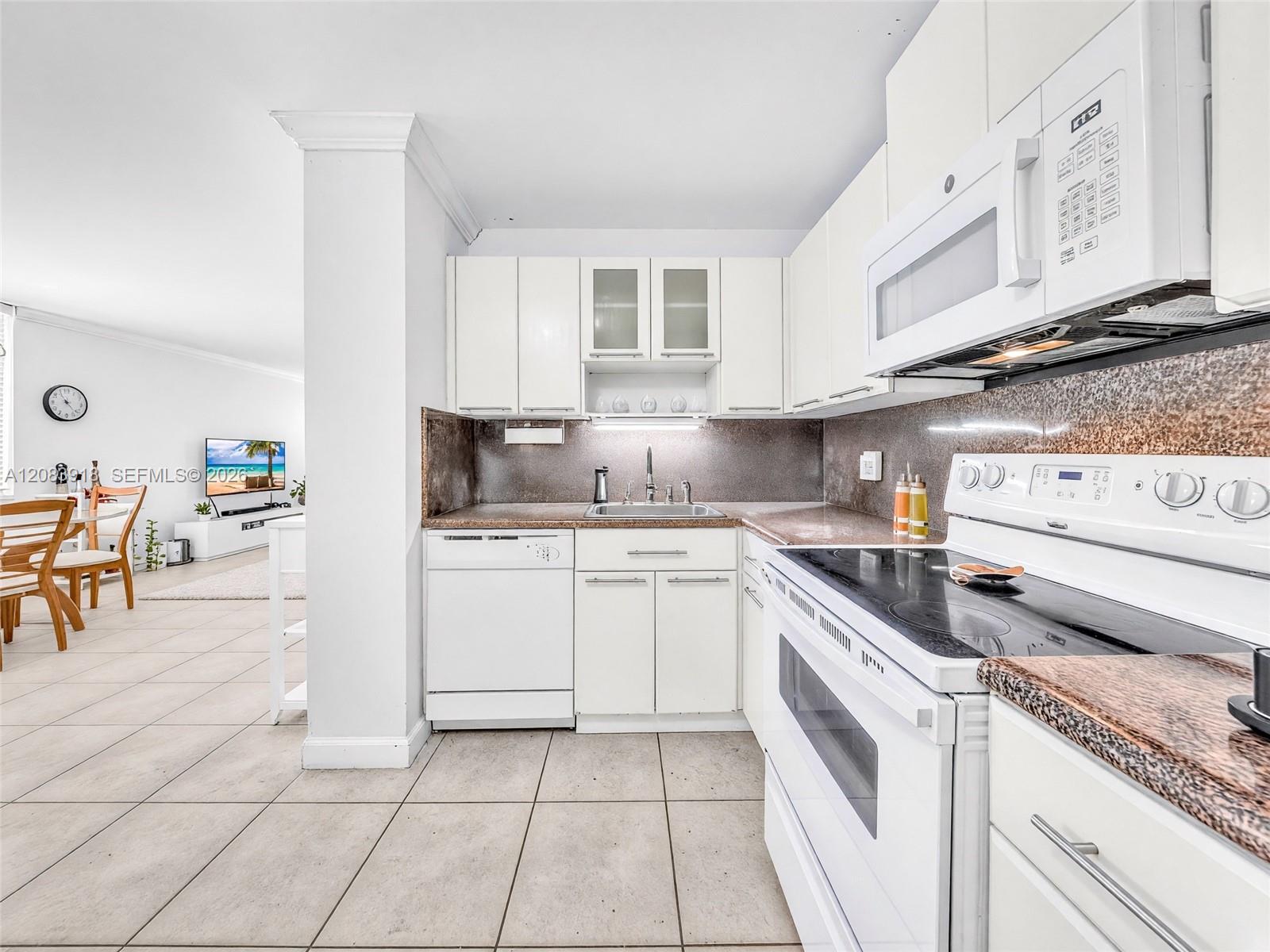 2016 Bay Dr # 203