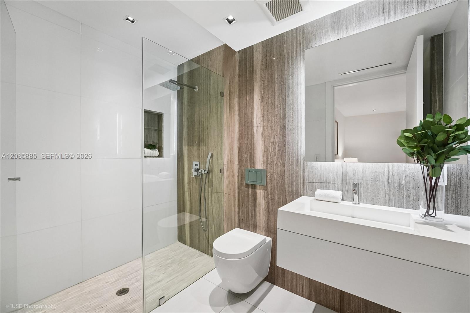 350 Meridian Ave # 201