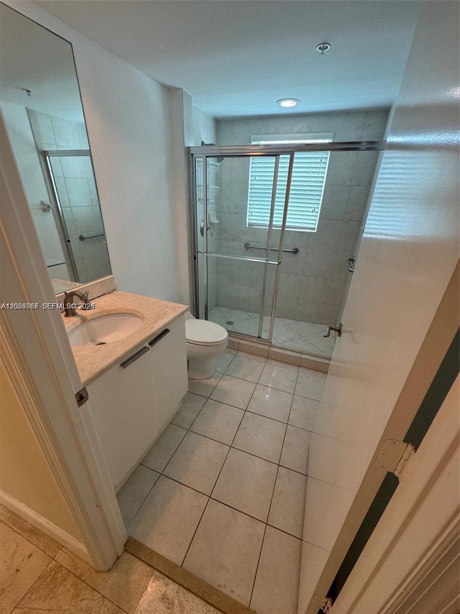 15051 Royal Oaks Ln # 701
