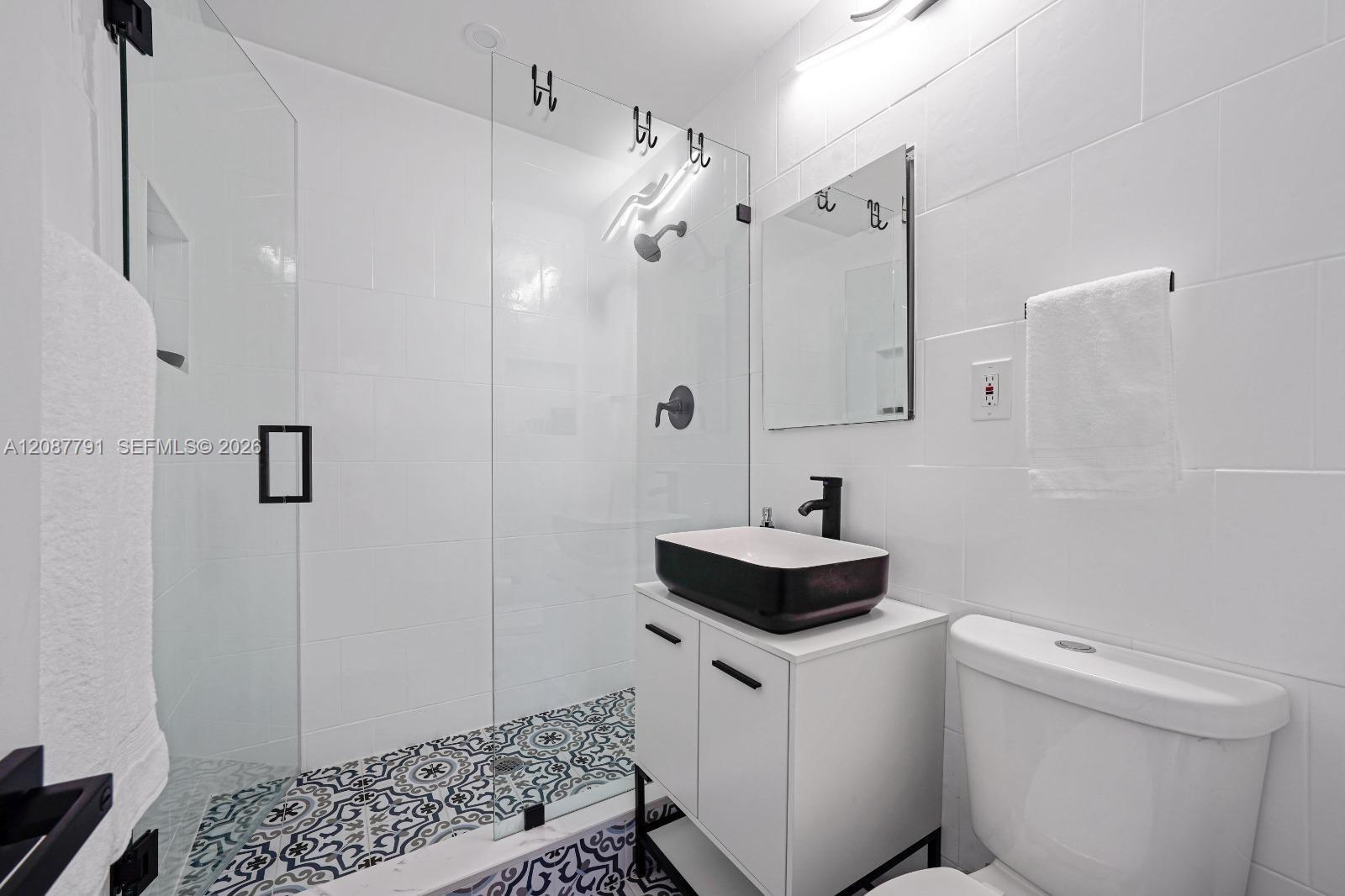2852 Washington St Unit: .
