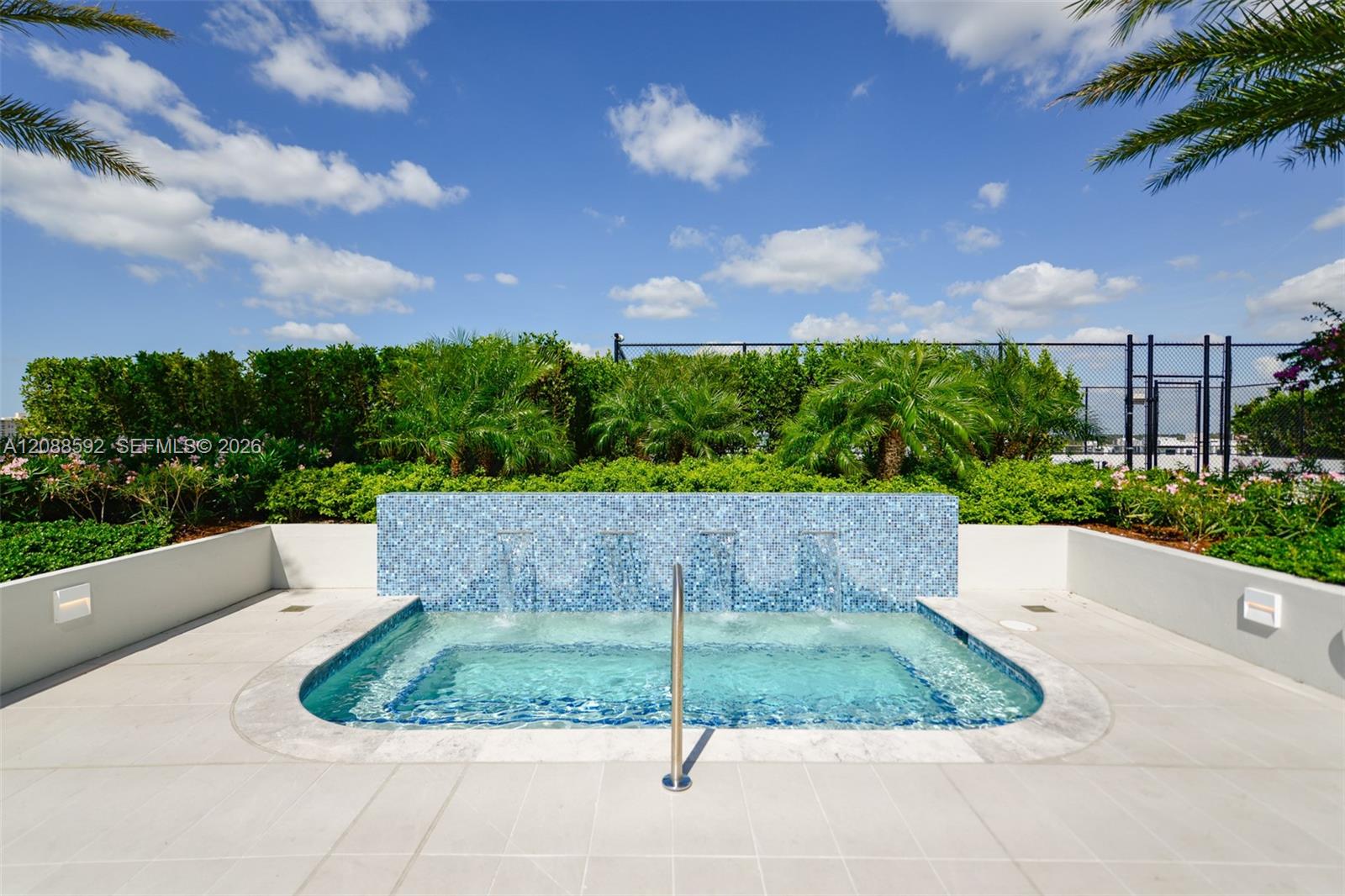 2411 Laguna Cir. # 807