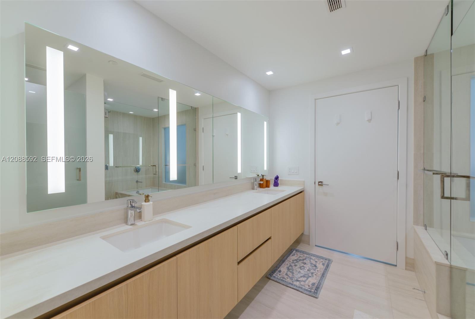 2411 Laguna Cir. # 807