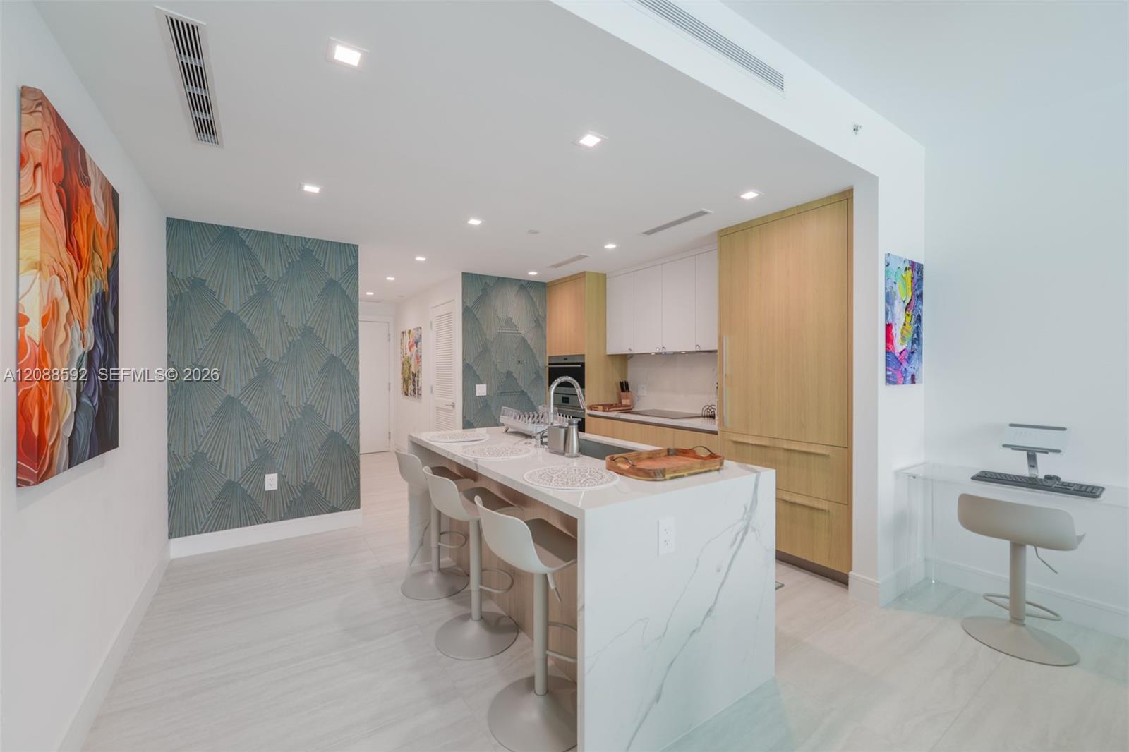 2411 Laguna Cir. # 807
