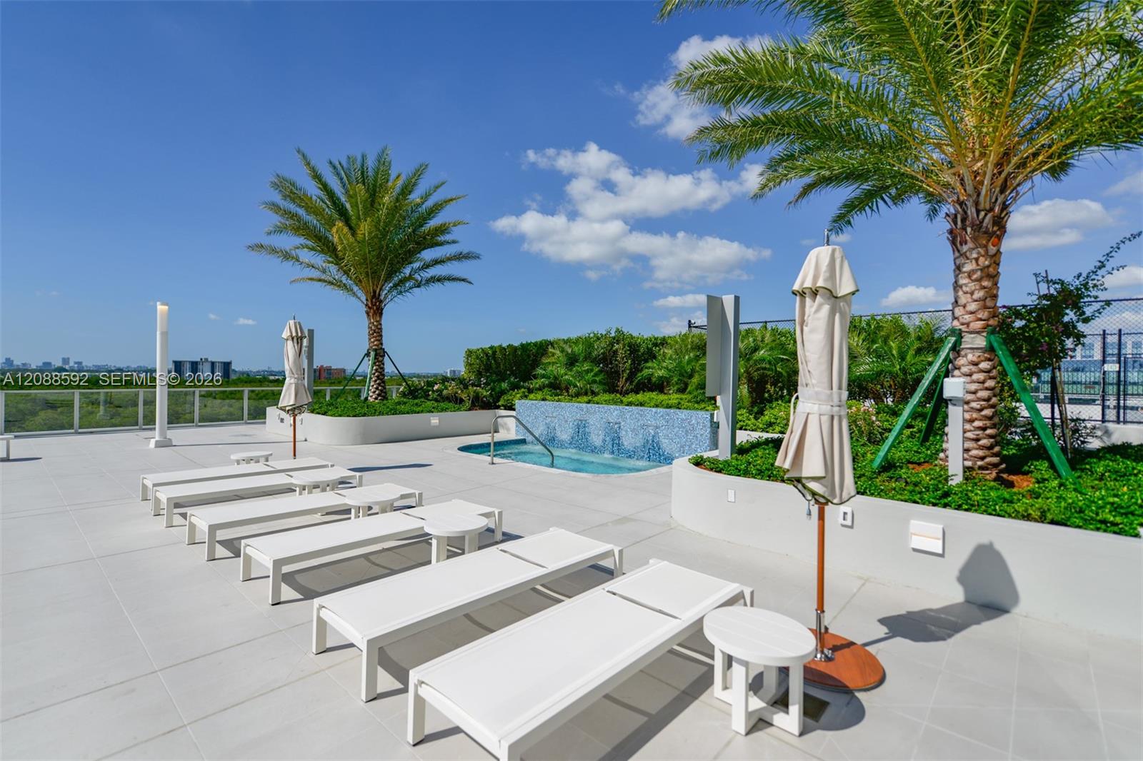 2411 Laguna Cir. # 807