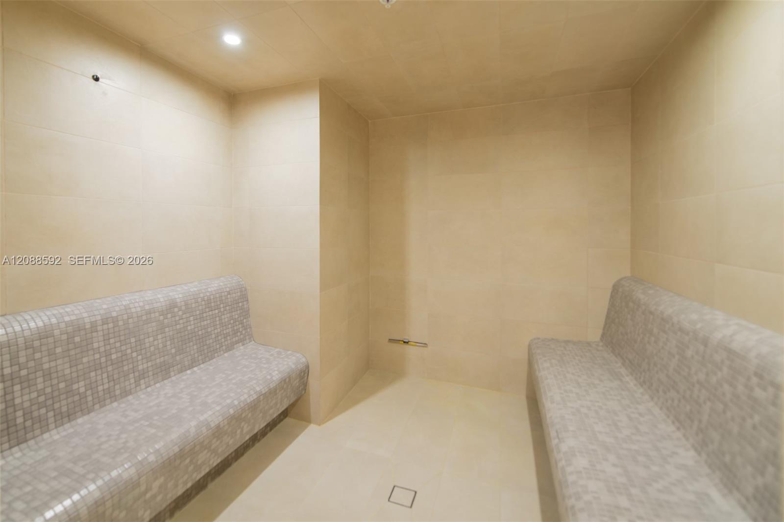 2411 Laguna Cir. # 807