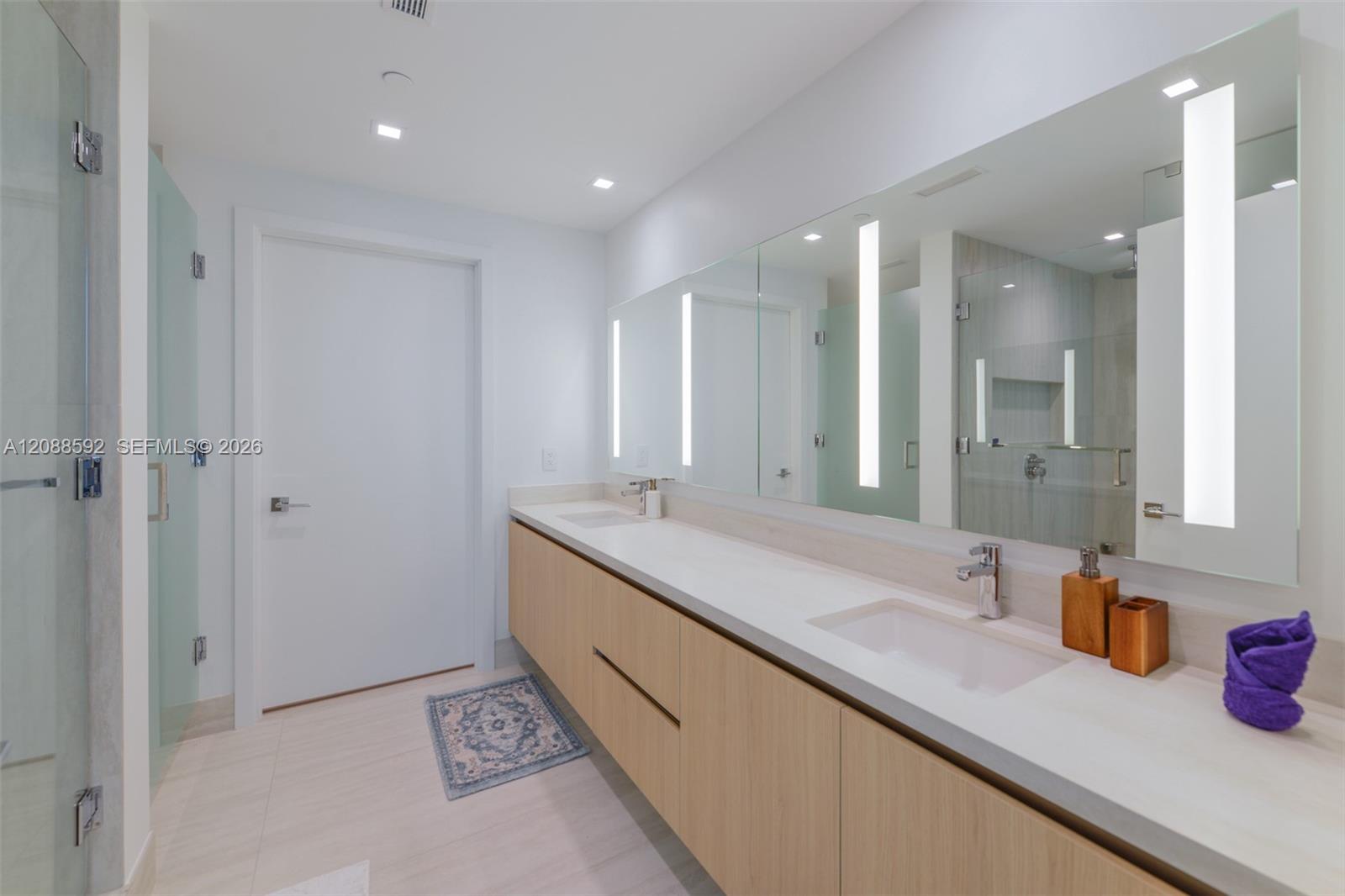 2411 Laguna Cir. # 807