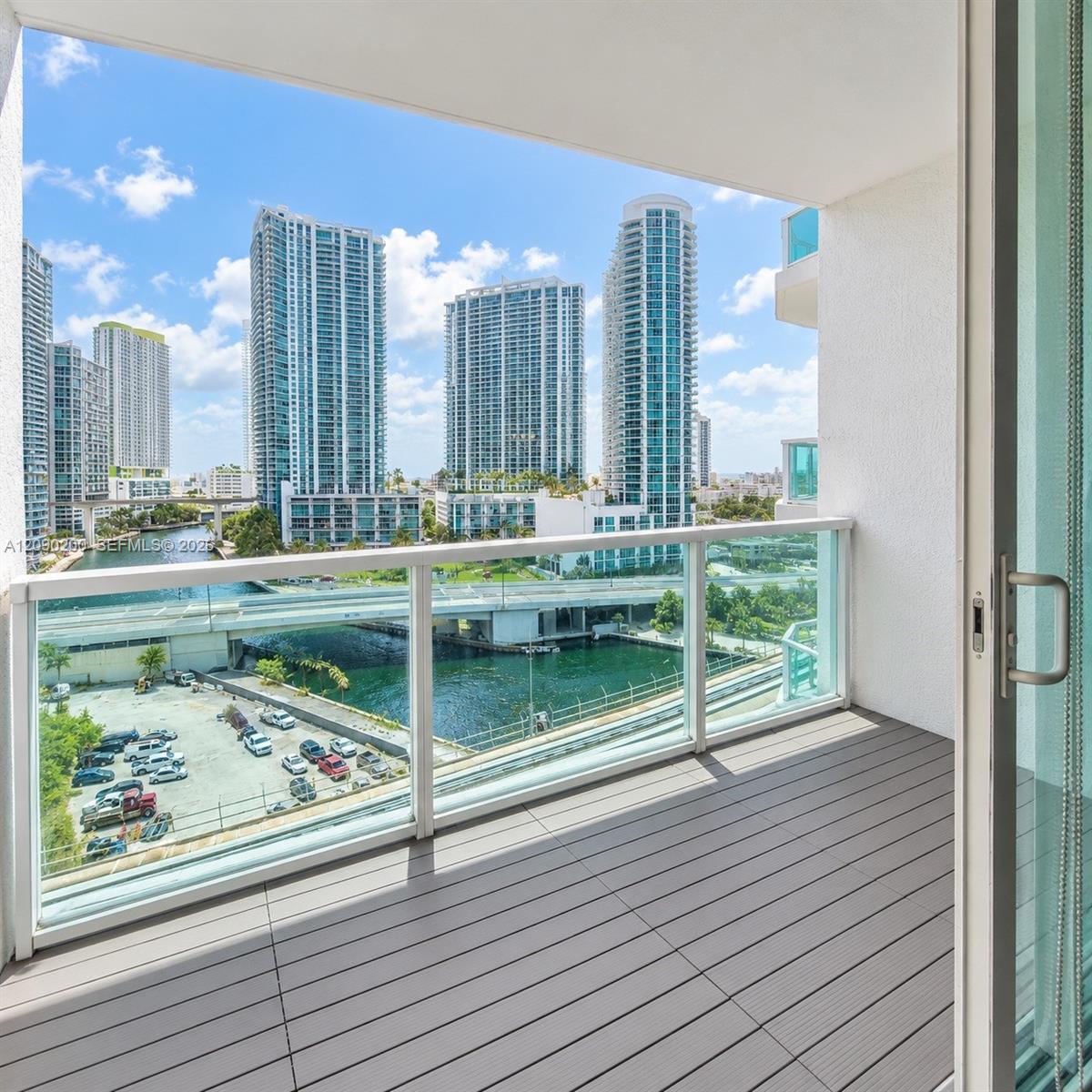 31 SE 5 ST # 1203