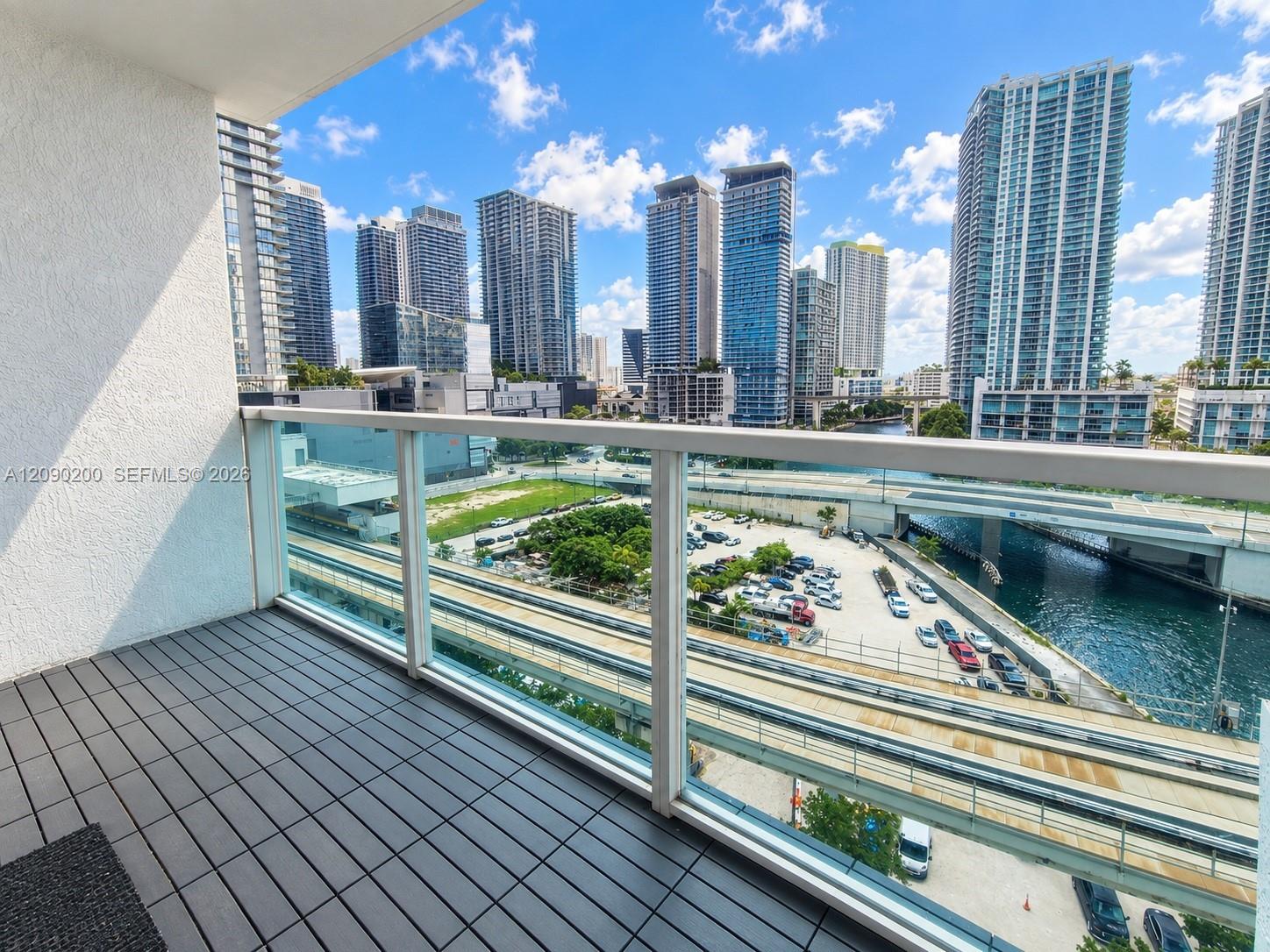 31 SE 5 ST # 1203