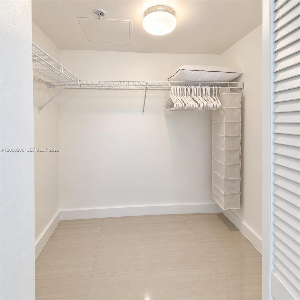 31 SE 5 ST # 1203