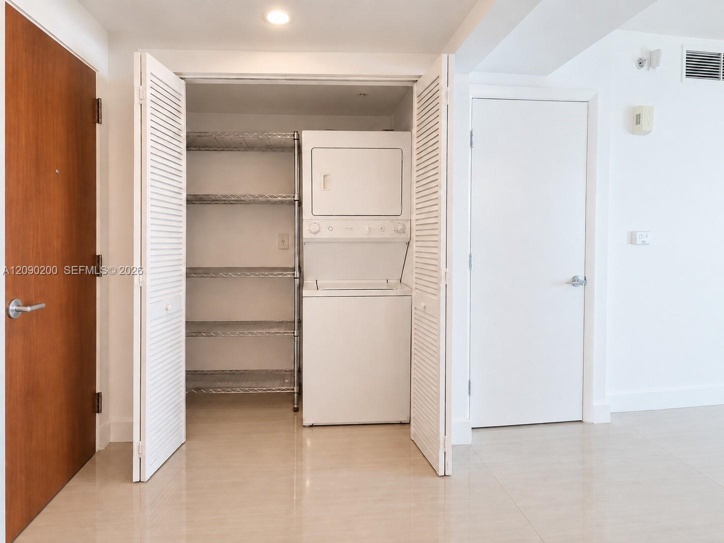 31 SE 5 ST # 1203