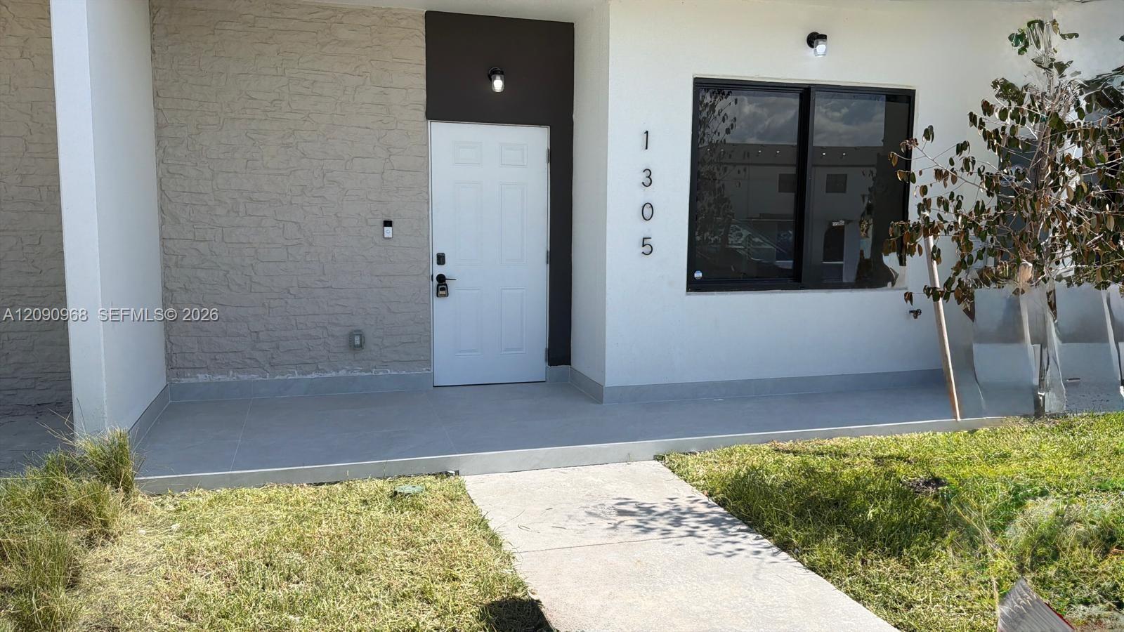 1305 NW 4th Ter