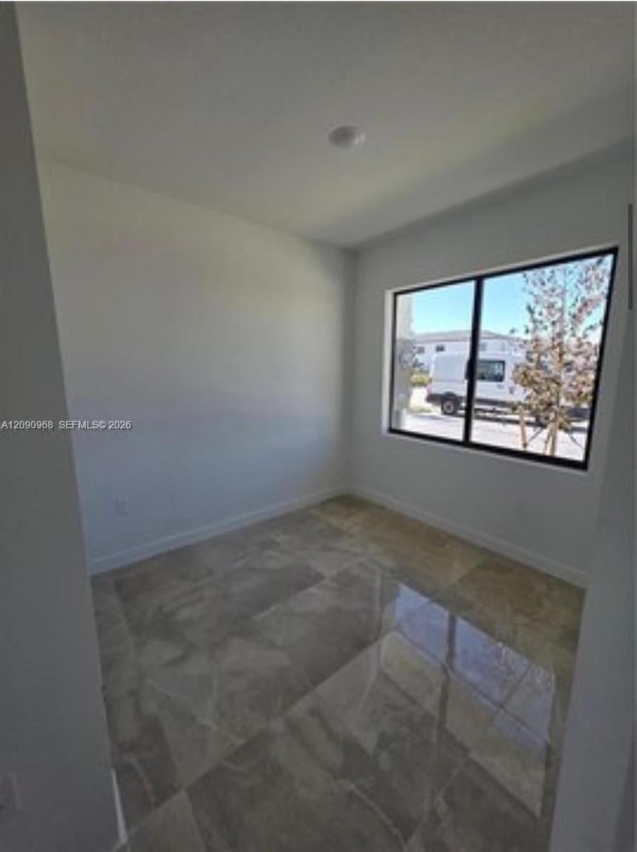 1305 NW 4th Ter