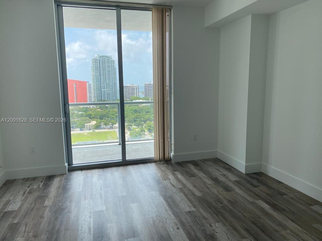 79 SW 12th St Unit: 2403-S