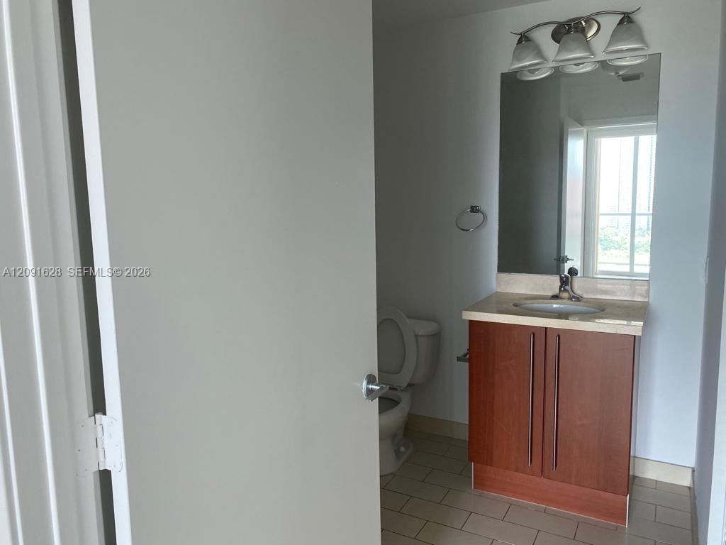 79 SW 12th St Unit: 2403-S