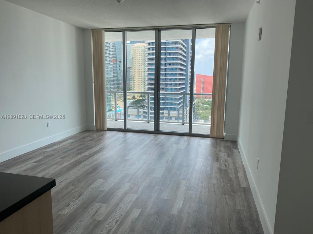79 SW 12th St Unit: 2403-S