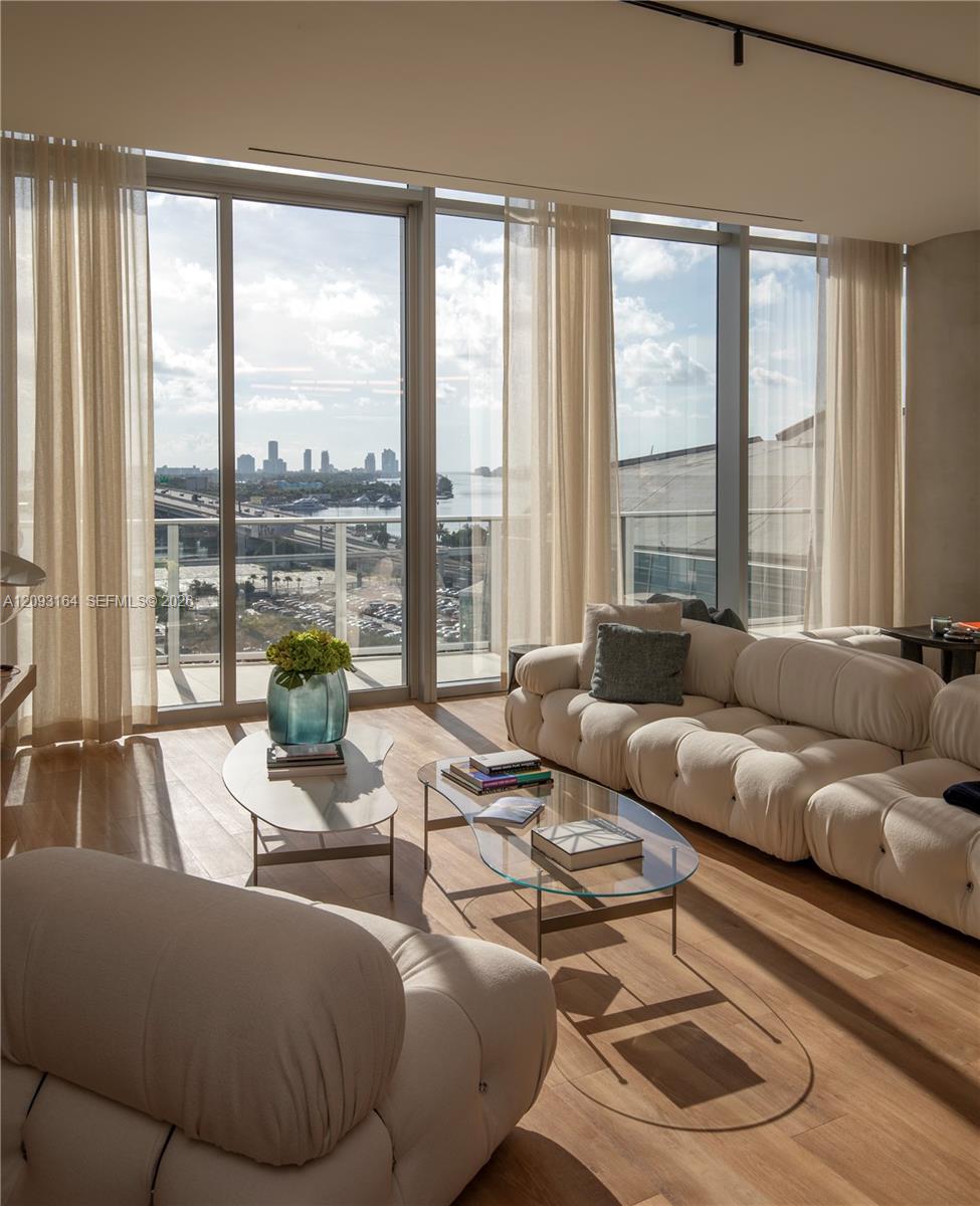 1400 Biscayne Boulevard # 5302 Unit: PH-5302