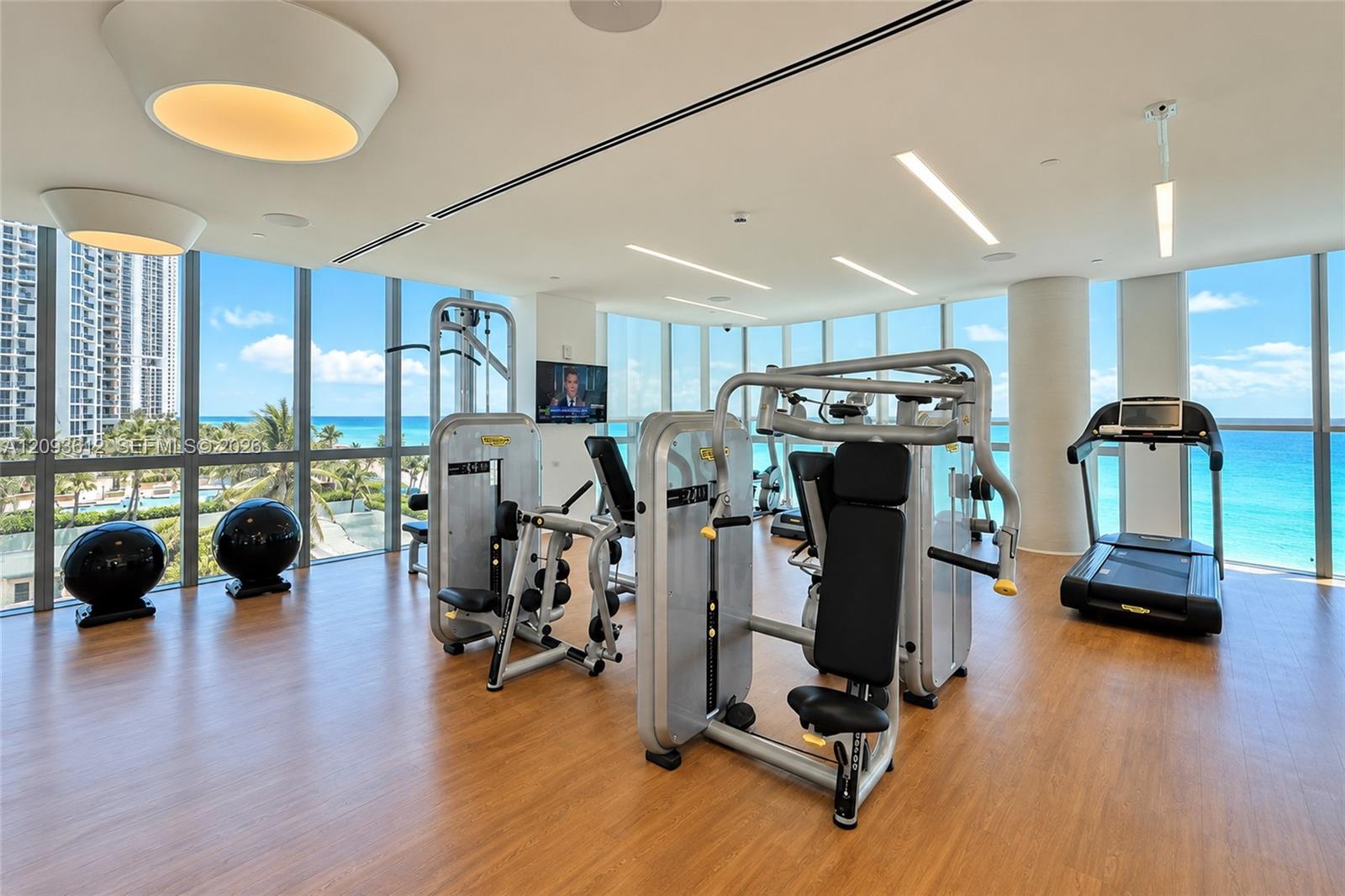17475 Collins Ave # 1802