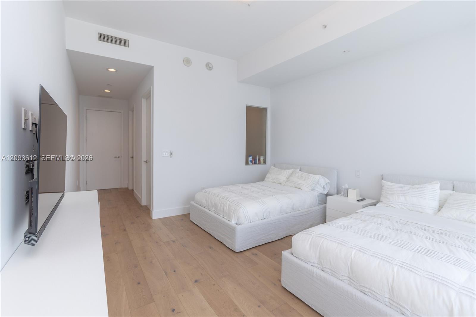 17475 Collins Ave # 1802