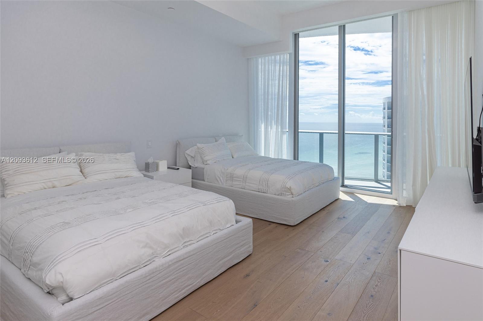 17475 Collins Ave # 1802