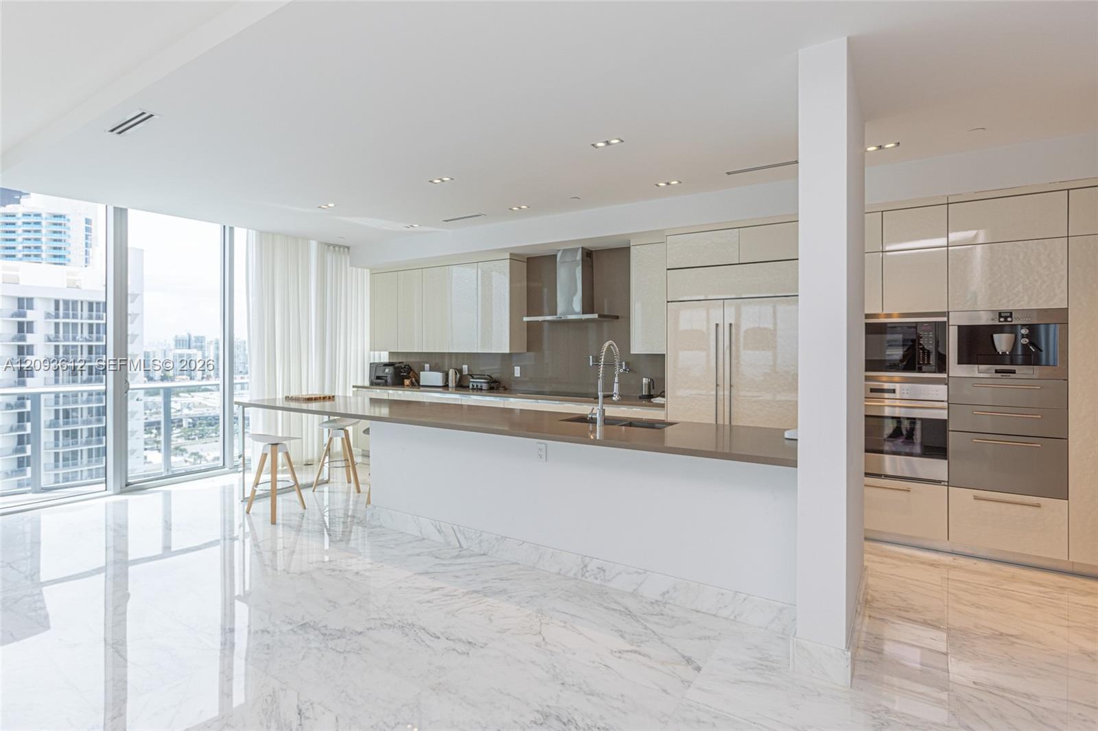 17475 Collins Ave # 1802
