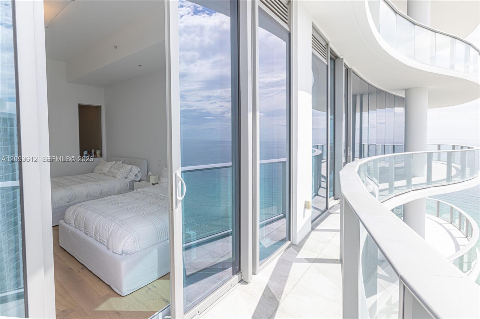 17475 Collins Ave # 1802
