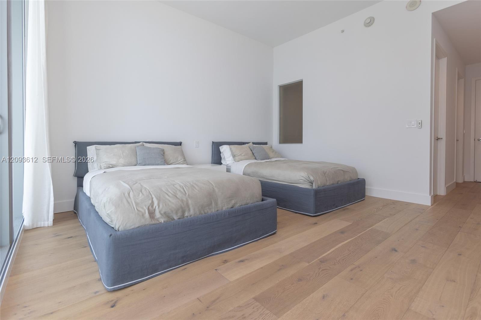 17475 Collins Ave # 1802