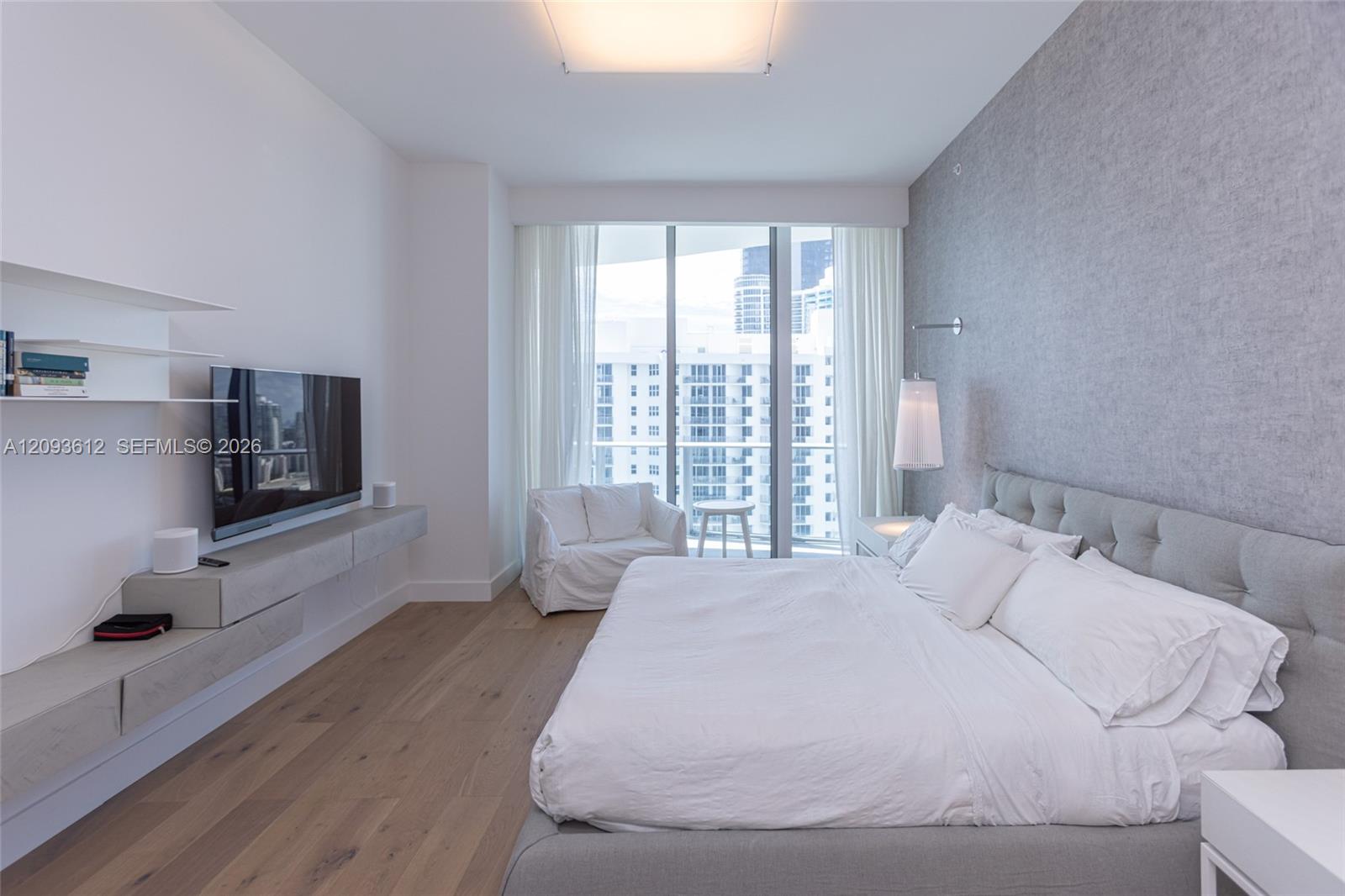 17475 Collins Ave # 1802