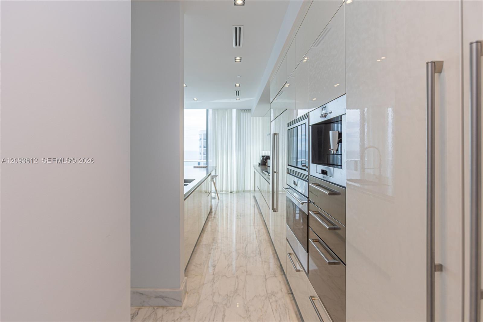 17475 Collins Ave # 1802