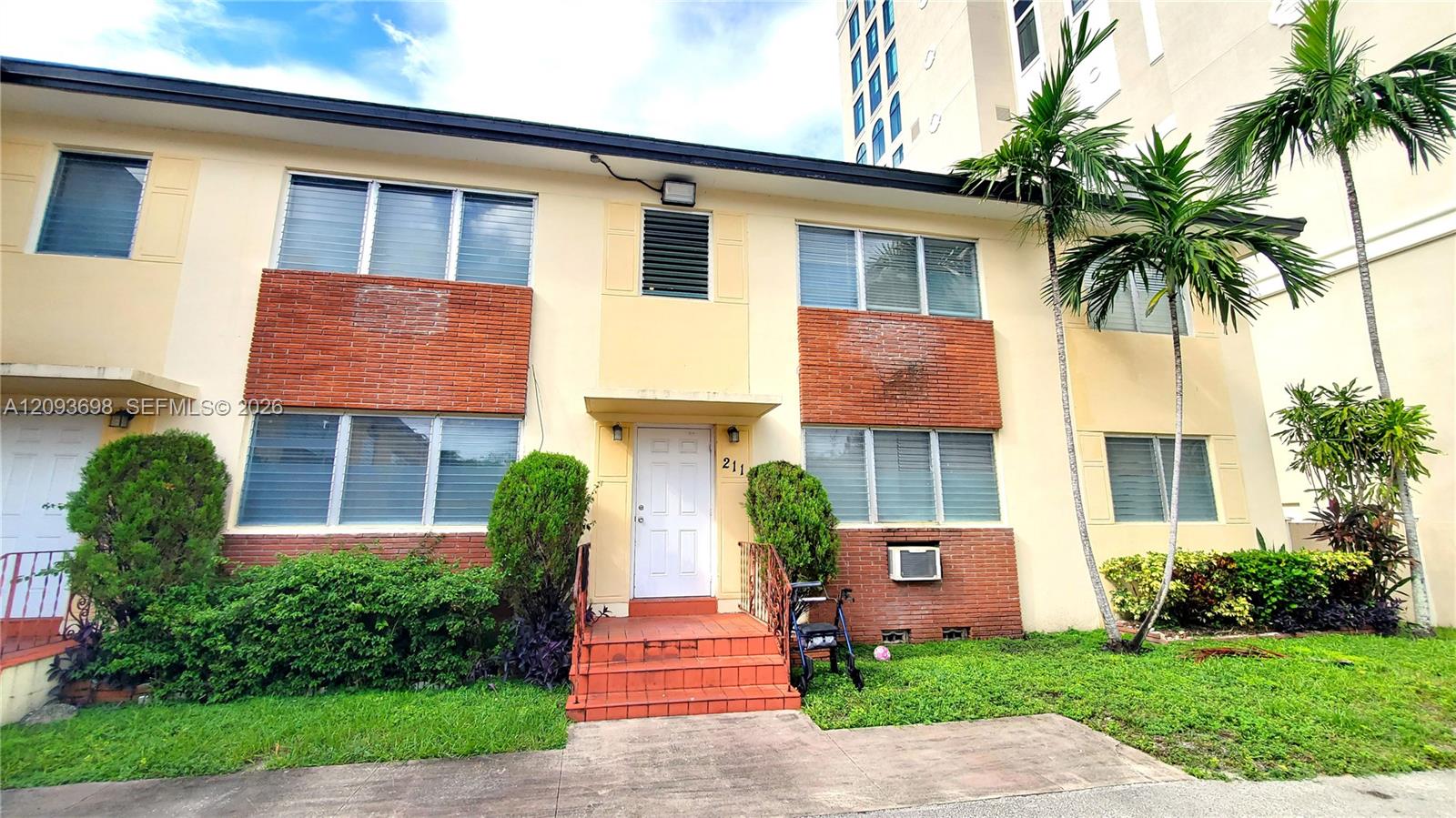 215 Zamora Ave # 9
