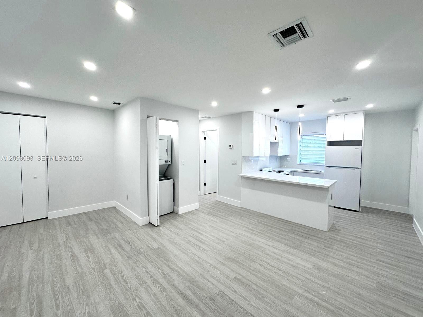 215 Zamora Ave # 9