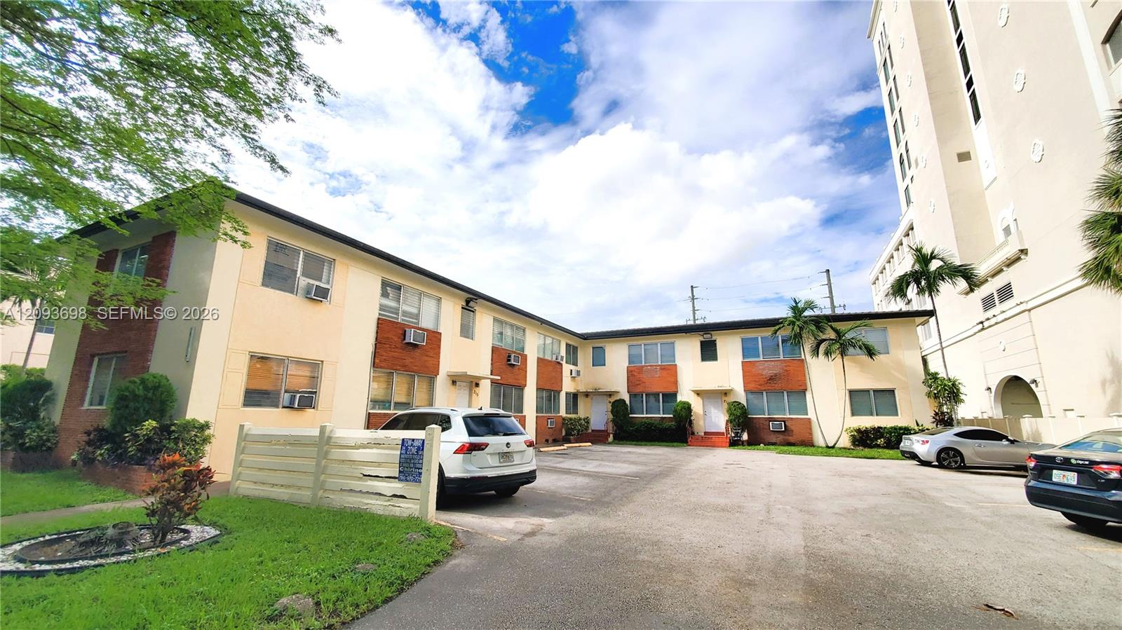 215 Zamora Ave # 9
