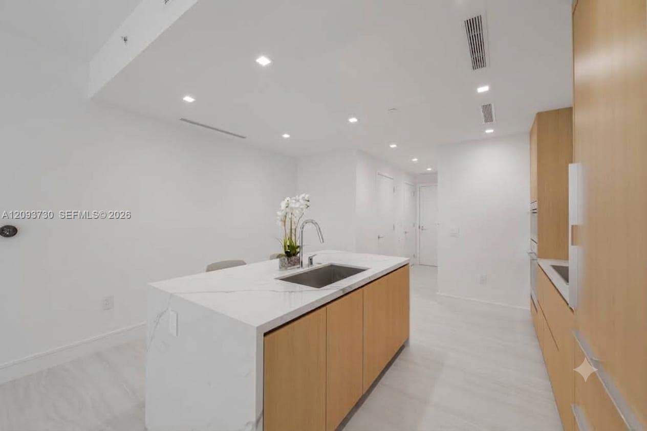 2411 Laguna Circle # 2707