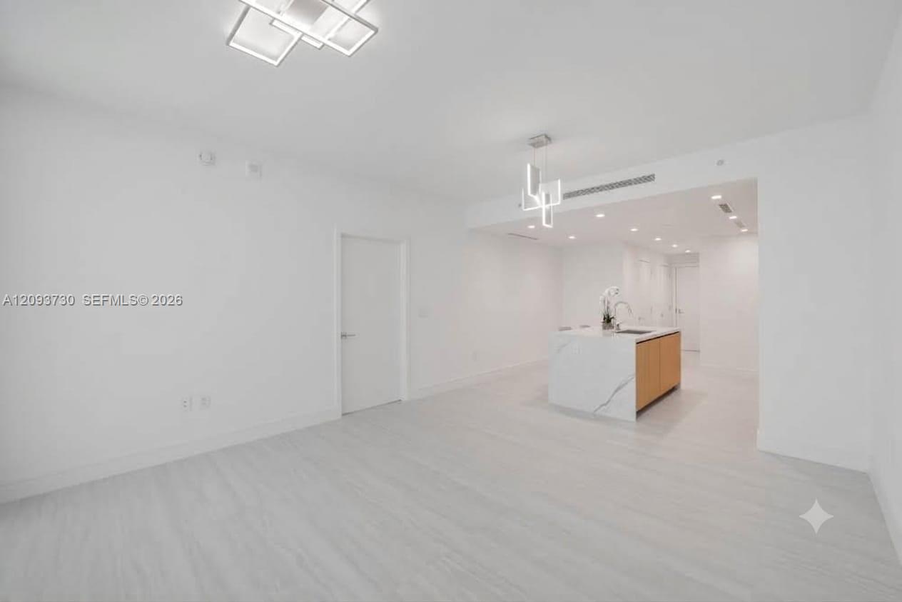 2411 Laguna Circle # 2707