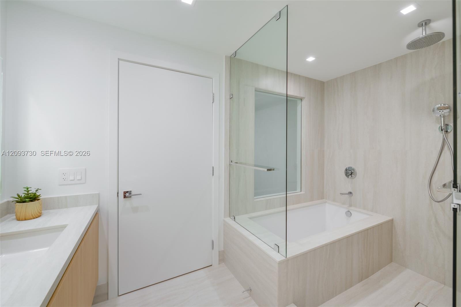 2411 Laguna Circle # 2707