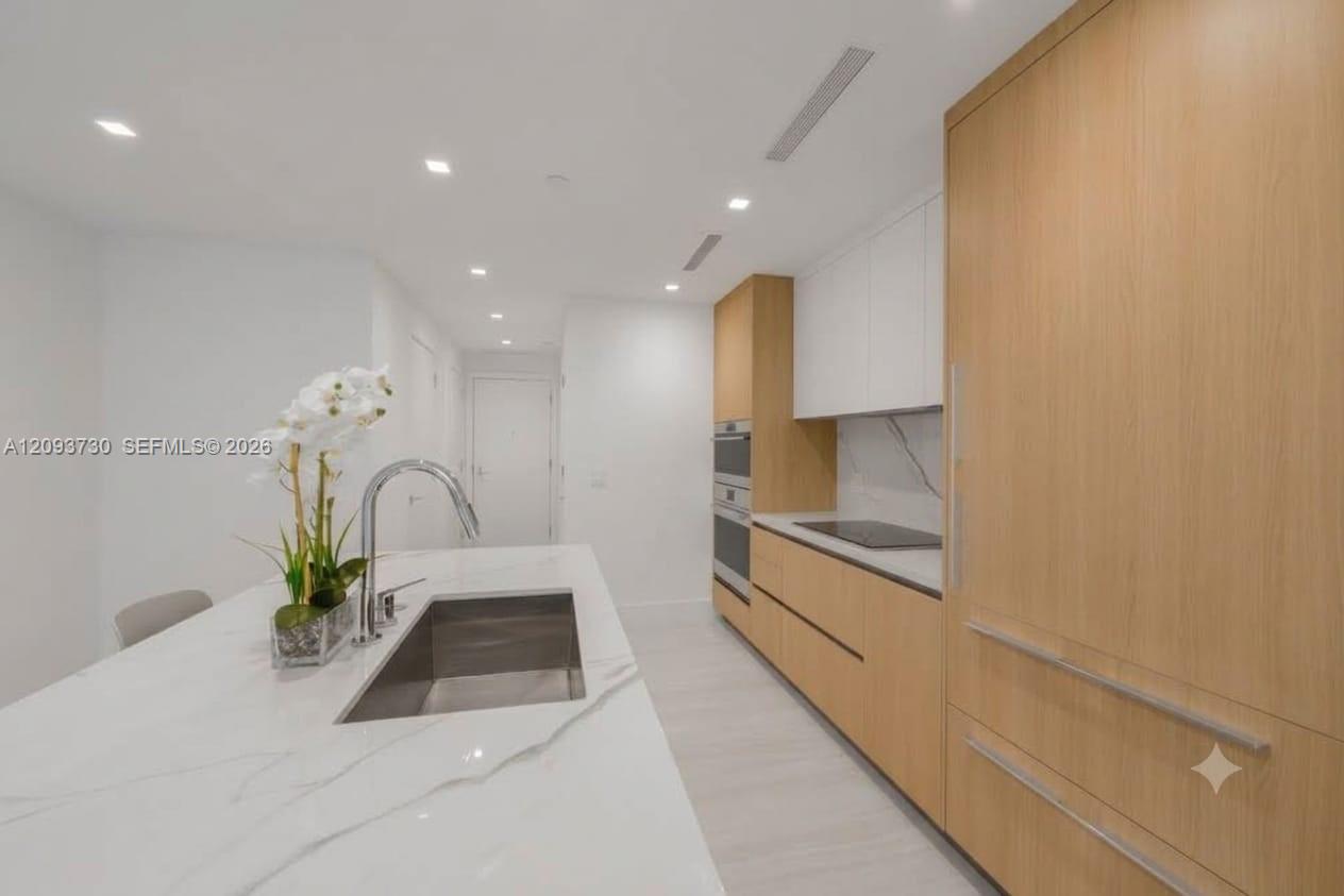 2411 Laguna Circle # 2707