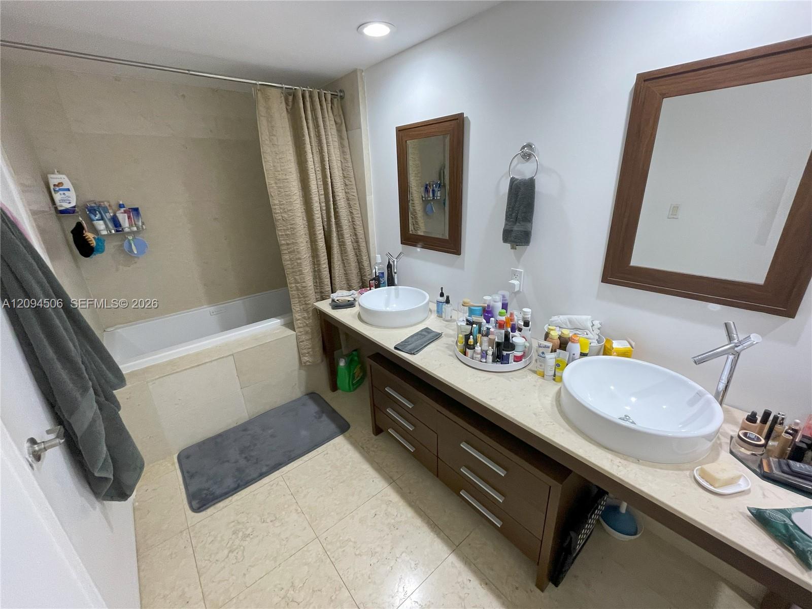 475 Brickell Ave # 2114