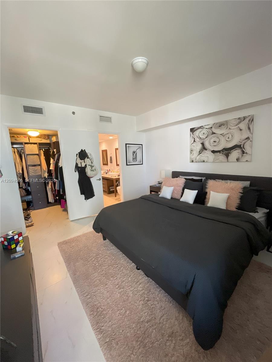 475 Brickell Ave # 2114