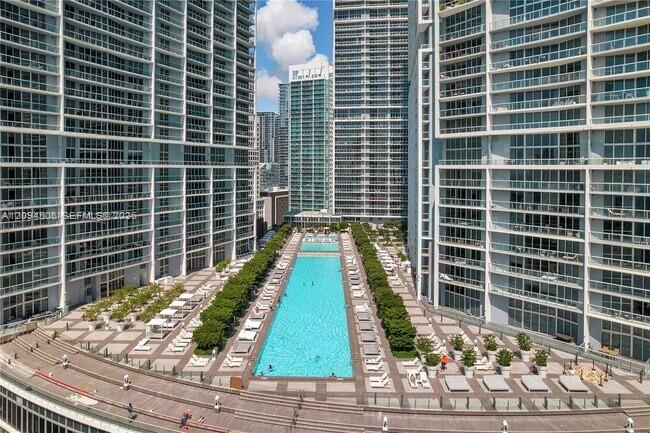 475 Brickell Ave # 2114