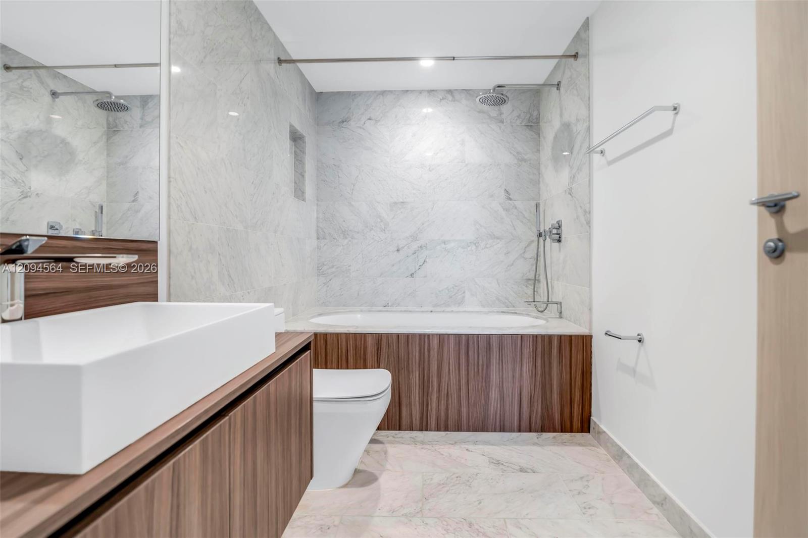 1000 Brickell Plaza # 2304