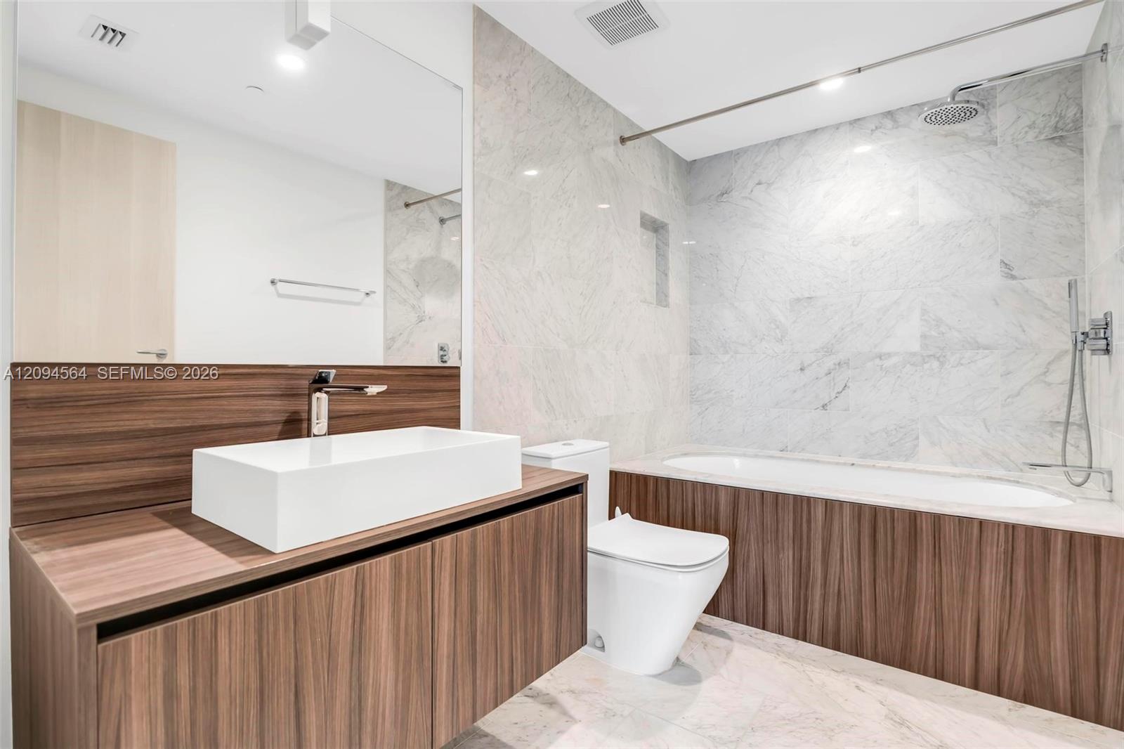 1000 Brickell Plaza # 2304