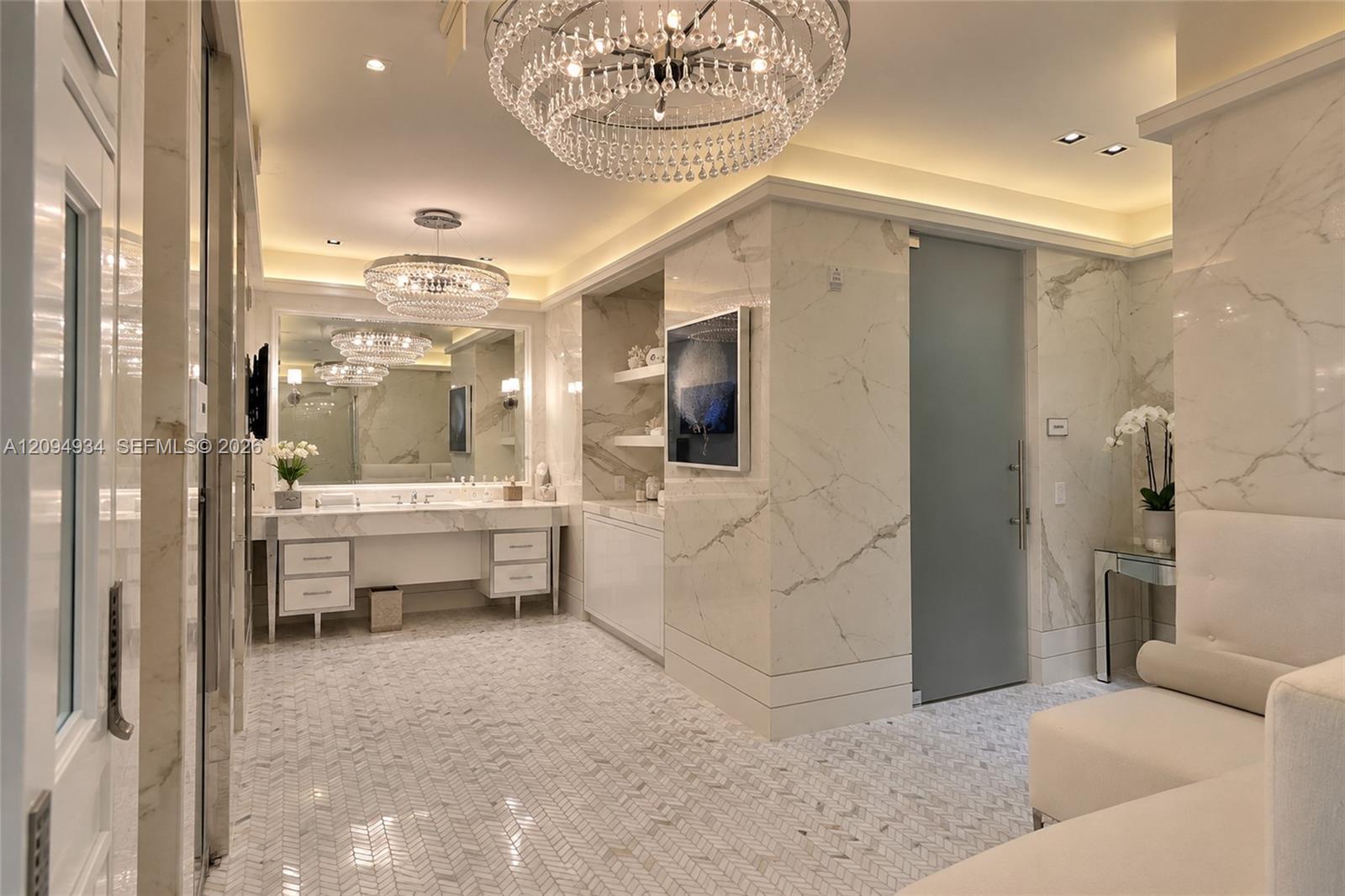 2411 Laguna Cir # 2408