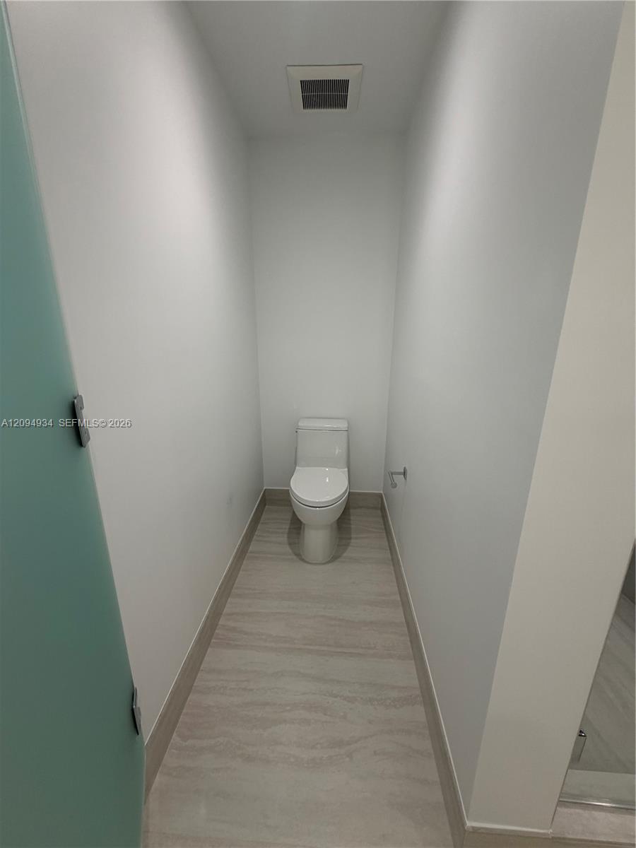 2411 Laguna Cir # 2408