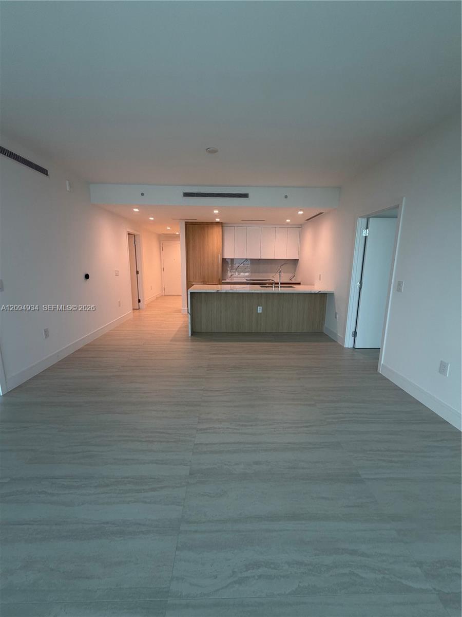2411 Laguna Cir # 2408