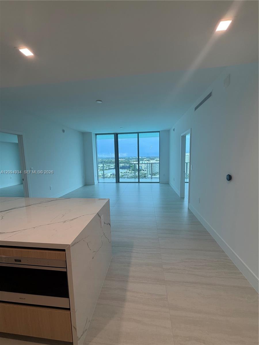 2411 Laguna Cir # 2408