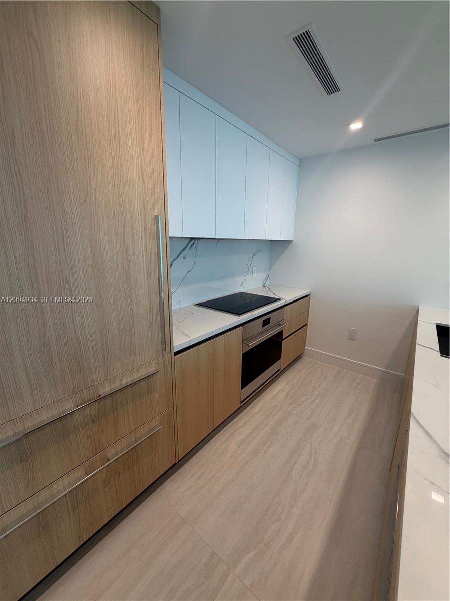 2411 Laguna Cir # 2408