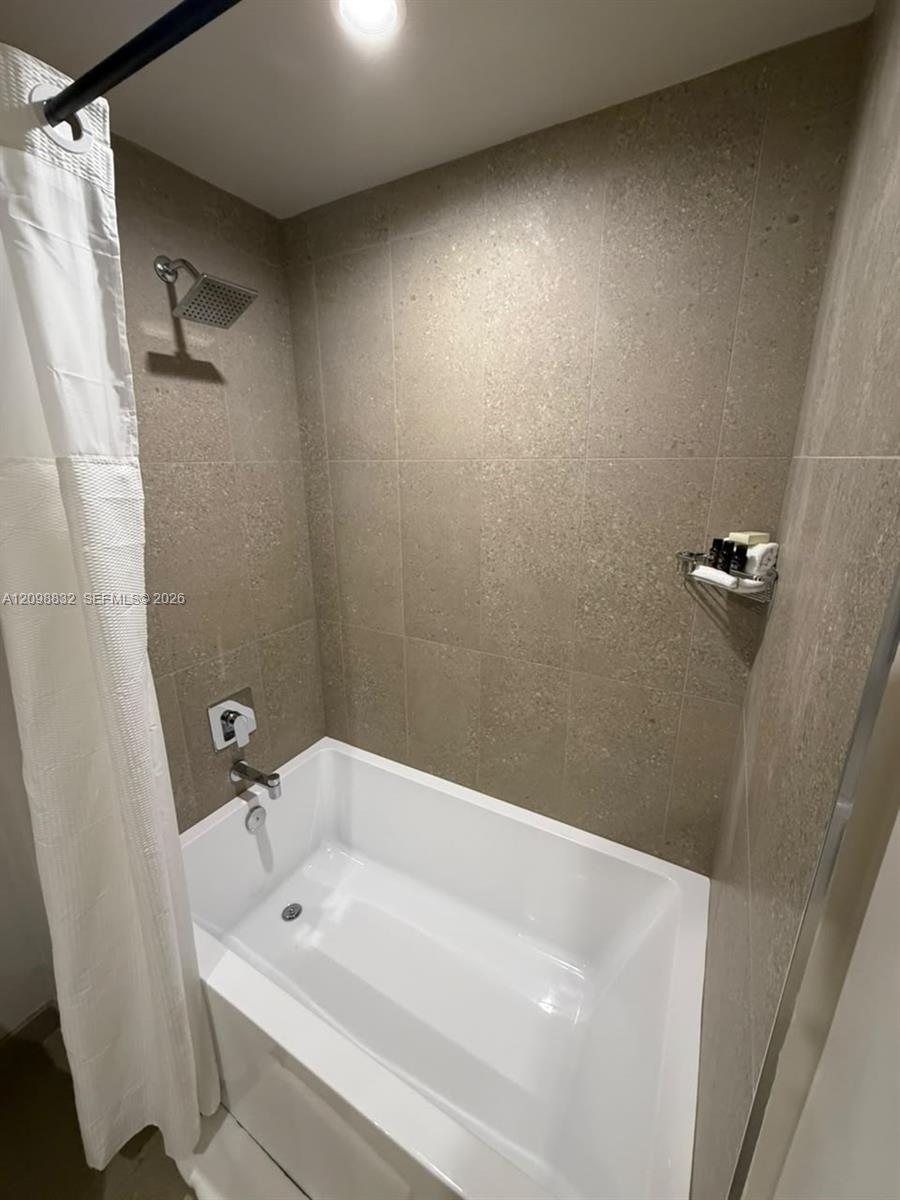 11 NE 6th St # 406