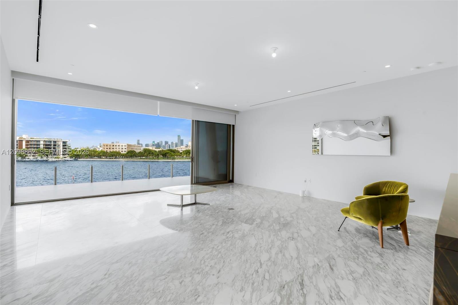 5 Grove Isle Dr # 304 Unit: L-304